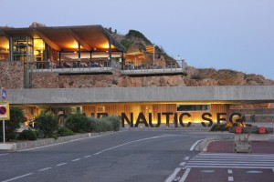 Visit the beautifully situated Club Nautic SFG restaurant