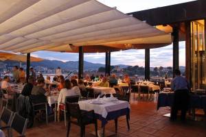 ...and dining semi al fresco if you wish