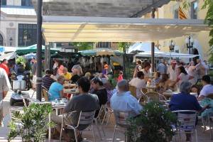 There are quite a few bars and restaurants on the market square in Sant Feliu de Guixols