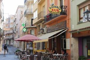 A recommendation from a local with kids - Pizza Xus is on the Rambla on the right hand side